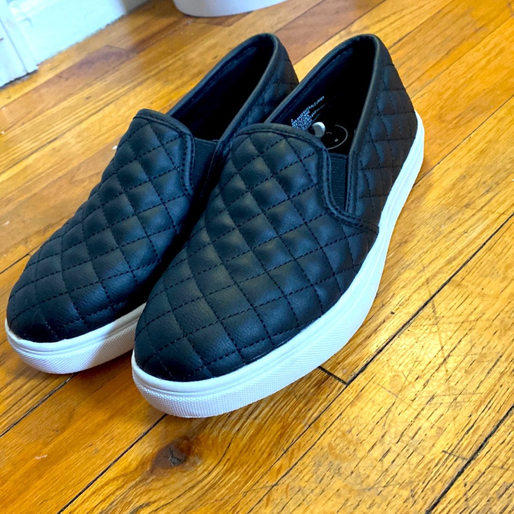 Girls black sneakers